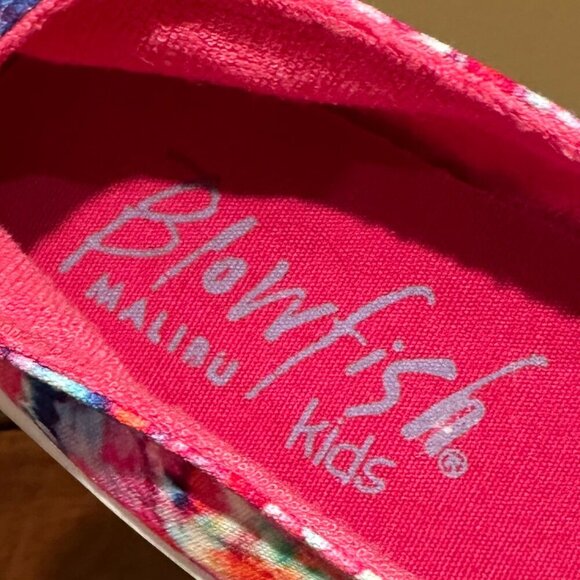 Blowfish Malibu Venus-K for Kids Slip-on Sneakers in Hot Pink Milky Way, SIze 5 - Picture 6 of 8